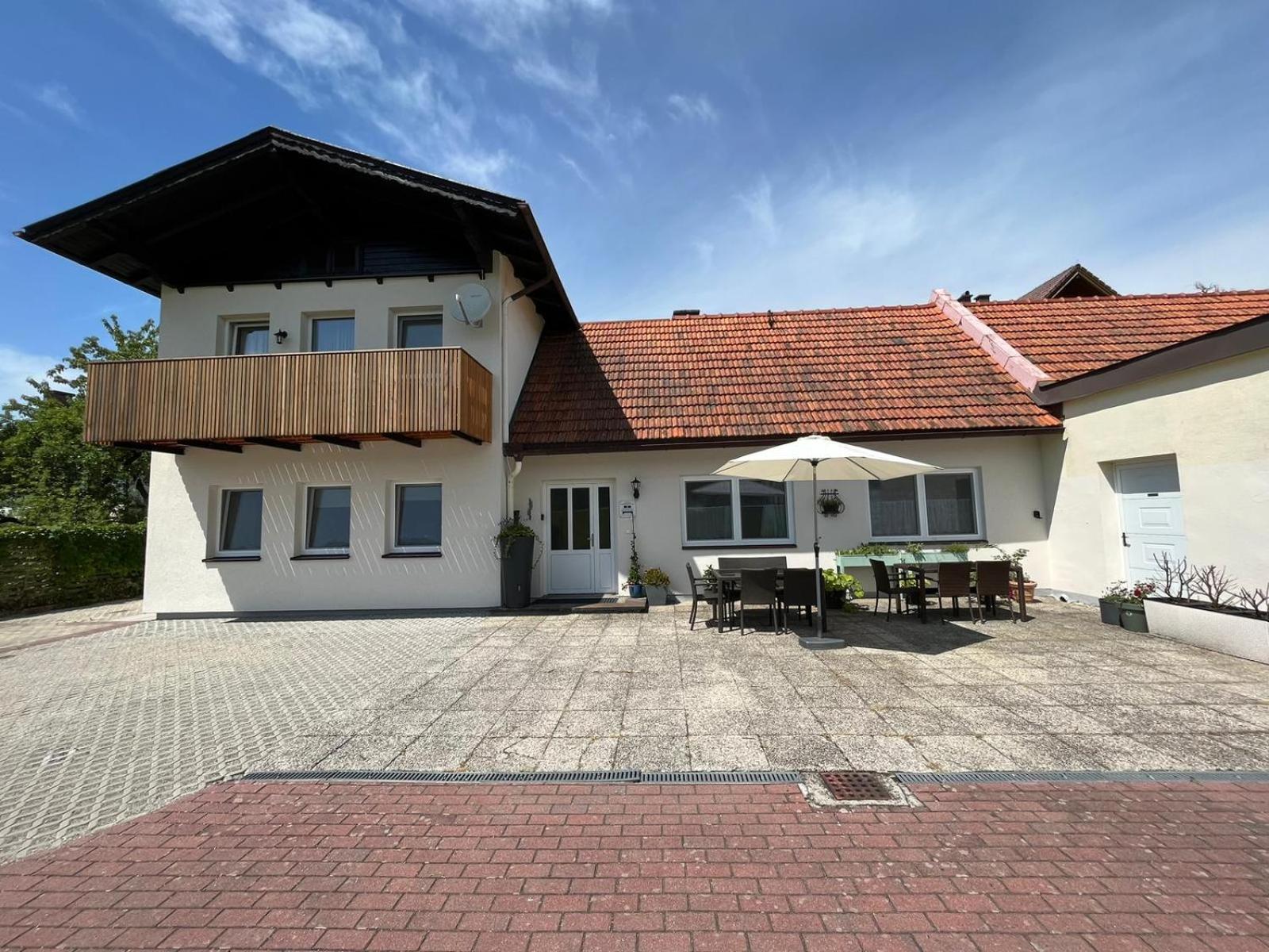 Danner Familien-Ferienwohnungen Schoerfling Am Attersee المظهر الخارجي الصورة